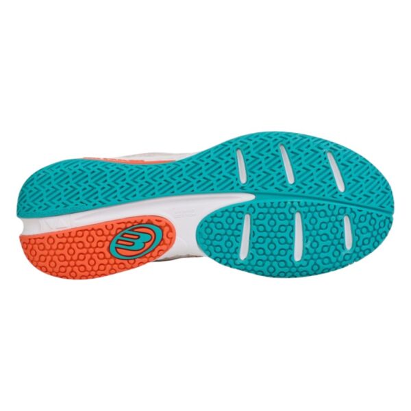 Bullpadel Ionic W 25I Orange Padelio Batai padas iš arti