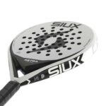 Siux Astra Control 2026 Padelio rakete kampinis vaizdas