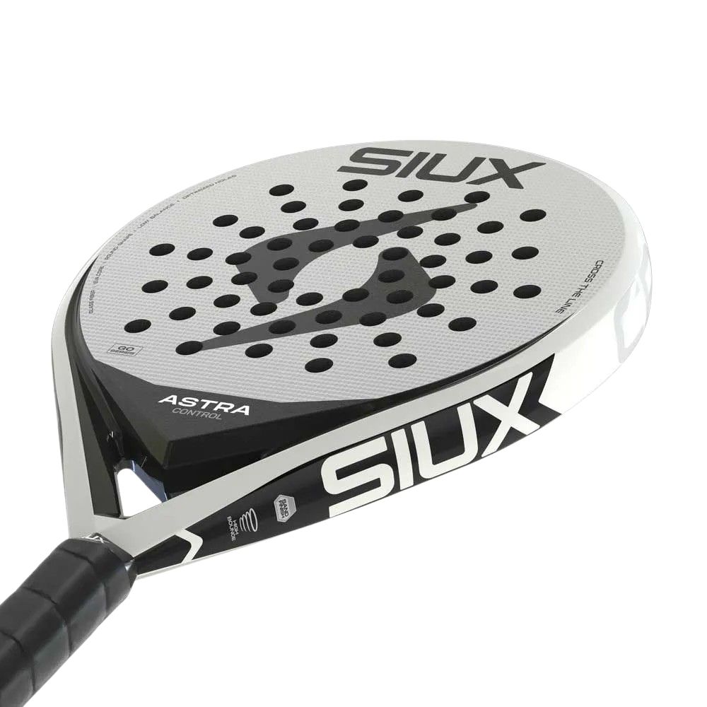 Siux Astra Control 2026 Padelio rakete kampinis vaizdas