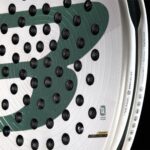 Bullpadel Hack 04 Premier Padel Padelio rakete kampinis vaizdas