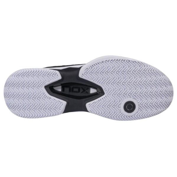 Nox ML10 Hexa Black/White Padelio Batai padas iš arti