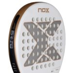 Nox AT10 Jr 2026 padelio raketės paviršius