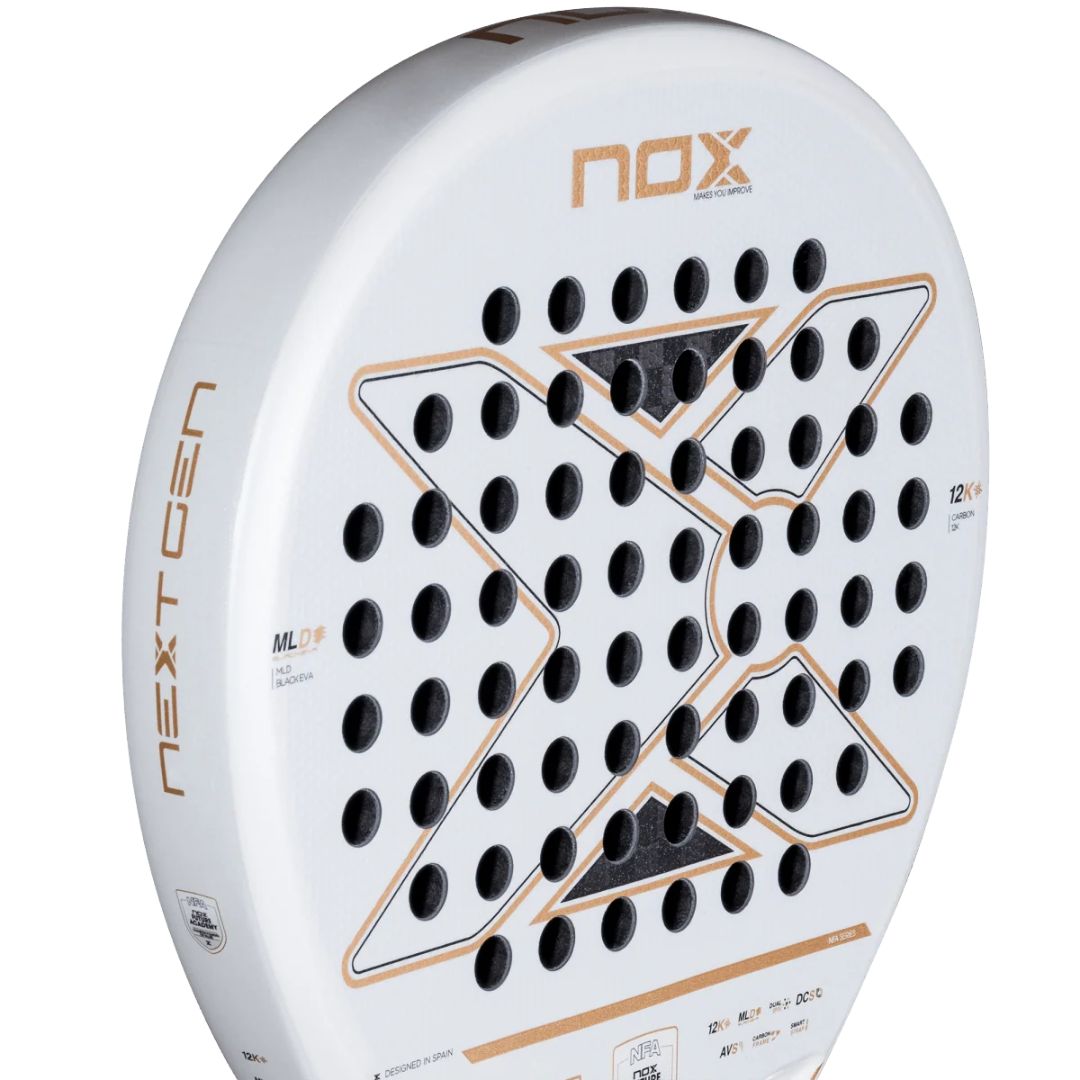 Nox Nextgen 12K Hybrid padelio raketės paviršius iš arti