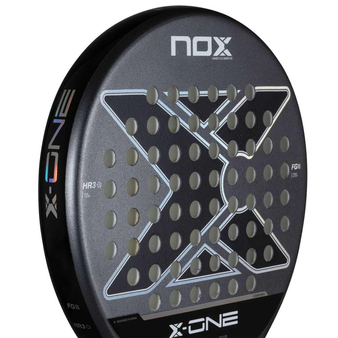 Nox X-One 26 padelio raketės paviršius iš arti